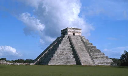 El Castillo, équinoxe à Chichen Itza, période postclassique vers 600-900 ap. J.-C.
